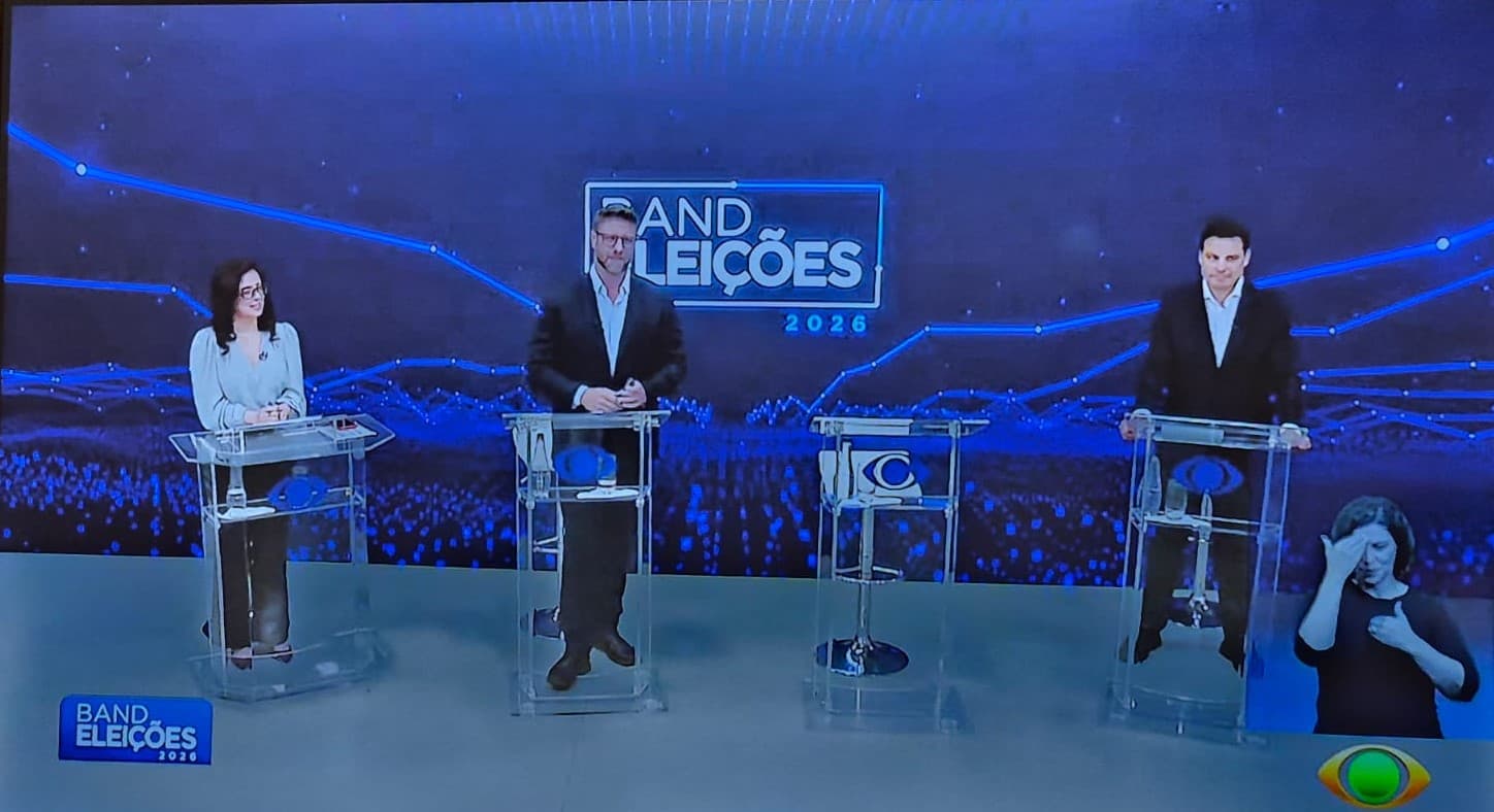 Sandro Alex sai do primeiro debate maior do que entrou