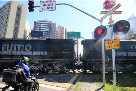 Curitiba pode finalmente se livrar dos trens — e Eduardo Pimentel comprou essa briga