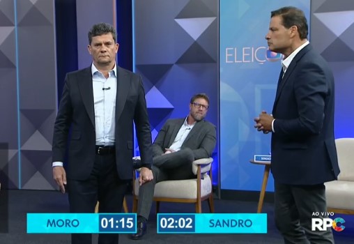 Sandro Alex é o alvo dos adversários e transforma confronto em espaço para mostrar força política