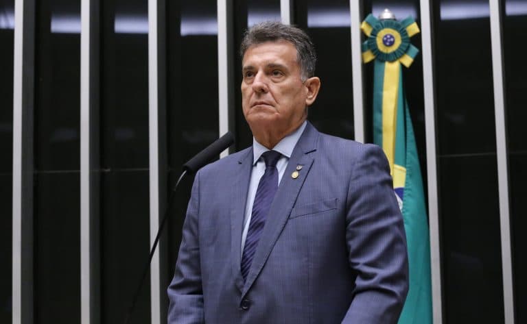 Câmara aprova projeto que regulamenta a jornada de trabalho de policiais e bombeiros militares