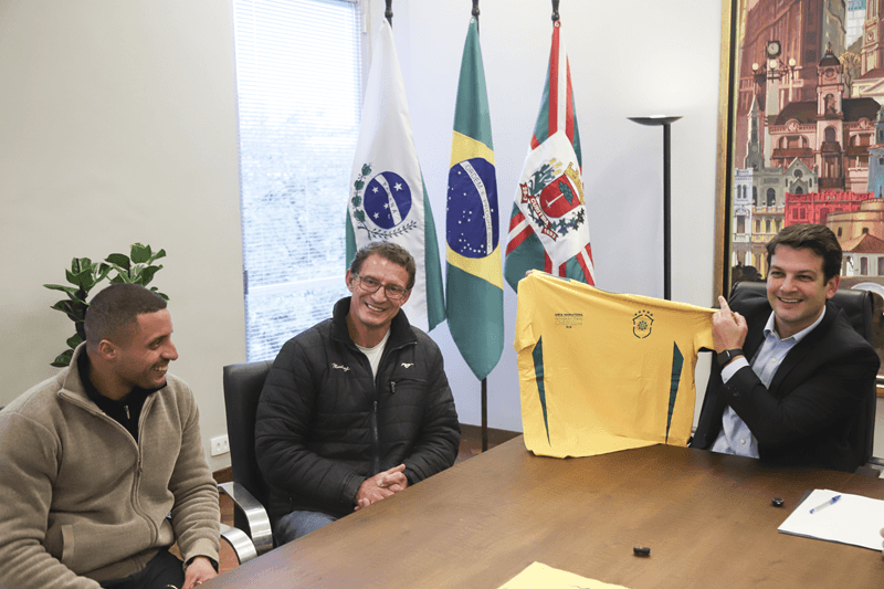 Meia Maratona Internacional de Curitiba deve reunir 10 mil corredores