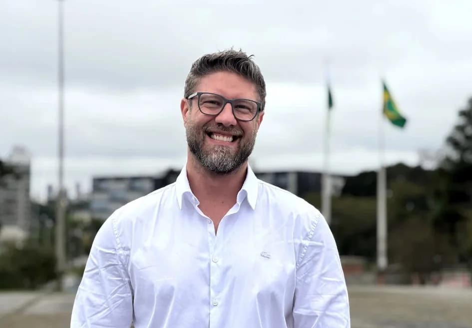 Requião Filho oficializa candidatura, mas desafio continua sendo ampliar seu eleitorado
