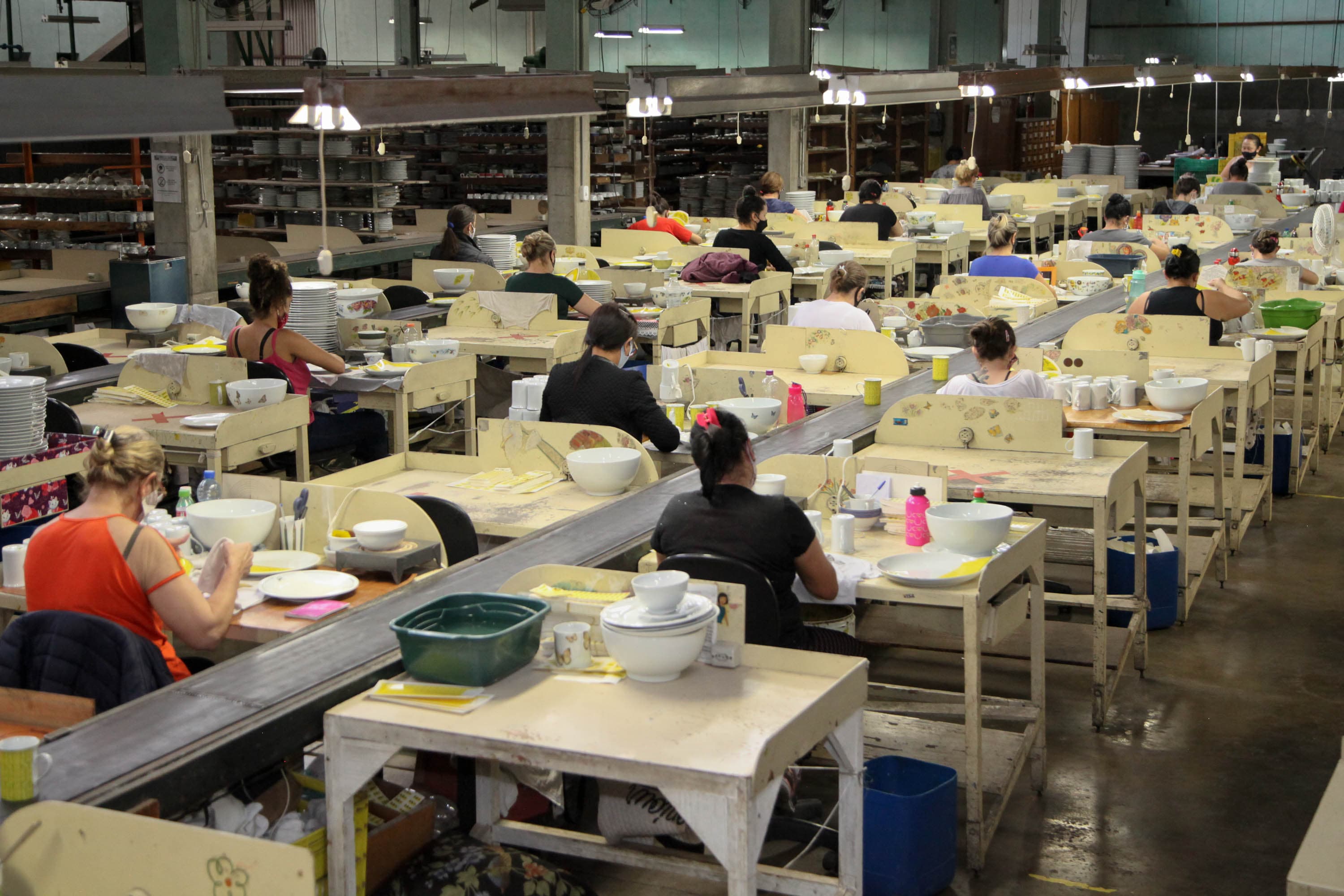 Diferentes níveis de experiência e escolaridade: Paraná tem 21 mil vagas de empregos